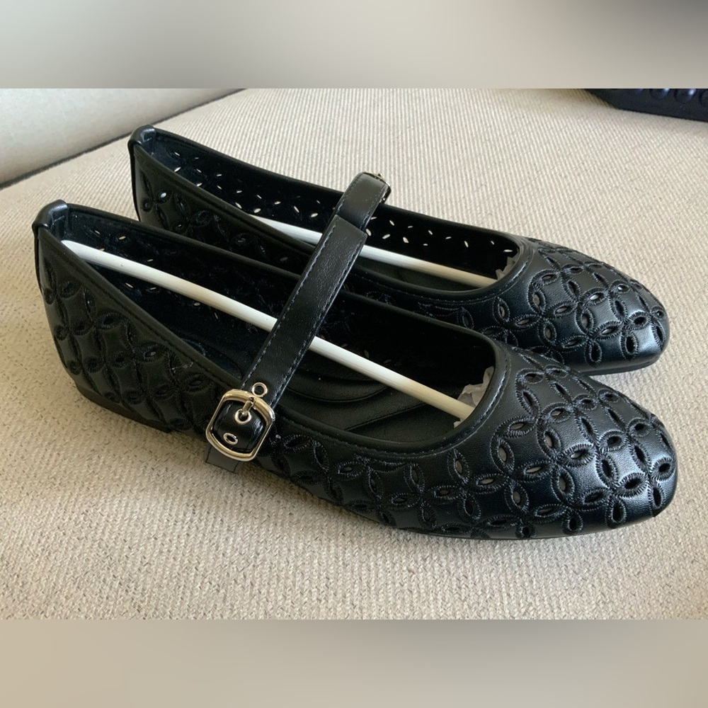 Womens Mary Jane Flats NEW BOXED Size 10M Black
